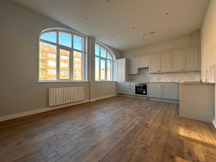 2 Bedroom Flat To Rent In Albion Street, Southwick, BN42