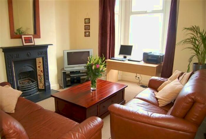 1 Bedroom Flat To Rent In Haydons Road, Ground Floor Flat, Wimbledon, SW19