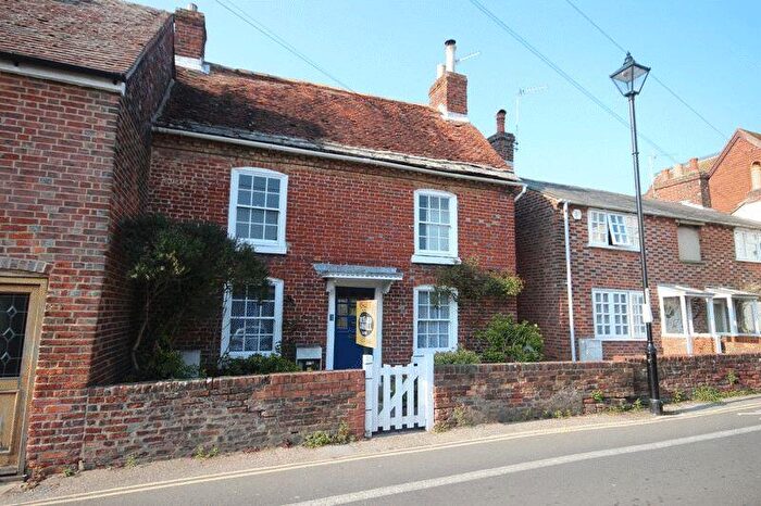 3 Bedroom Semi-Detached House To Rent In Christchurch, BH23