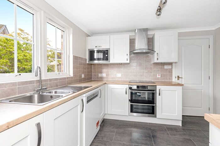 3 Bedroom Detached House For Sale In Buchanan Crescent, Livingston, EH54
