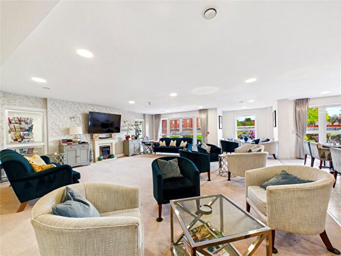 1 Bedroom Apartment For Sale In Butt Road, Colchester, Essex, CO2
