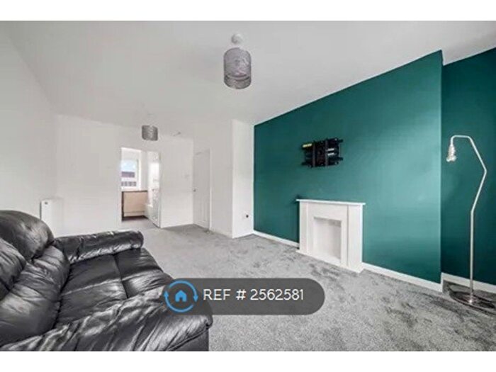 2 Bedroom Flat To Rent In Lansdowne Square, Dundee, DD2