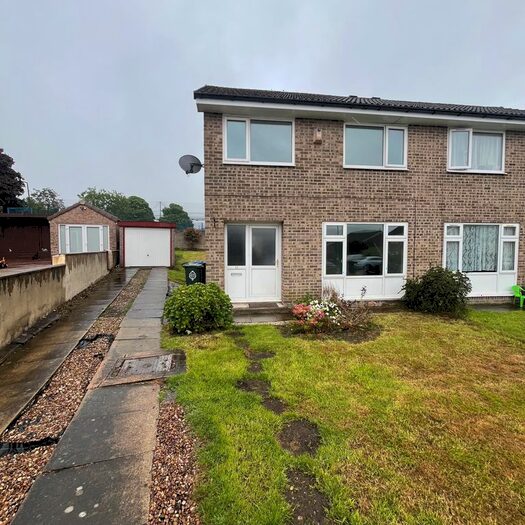 3 Bedroom Semi-Detached House To Rent In Rhylstone Mount, Lidget Green, Bradford, BD7