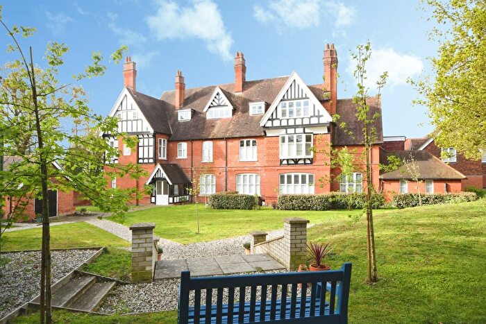 2 Bedroom Flat For Sale In High Garrett, Braintree, CM7