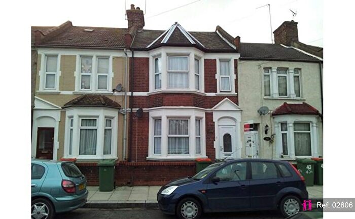 5 Bedroom Property To Rent In Leonard Street, London, E16