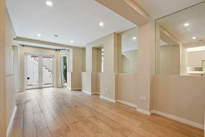 1 Bedroom Maisonette To Rent In Ferme Park Road, London, N8