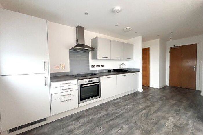 2 Bedroom Flat To Rent In Coventry Road, Birmingham, B25