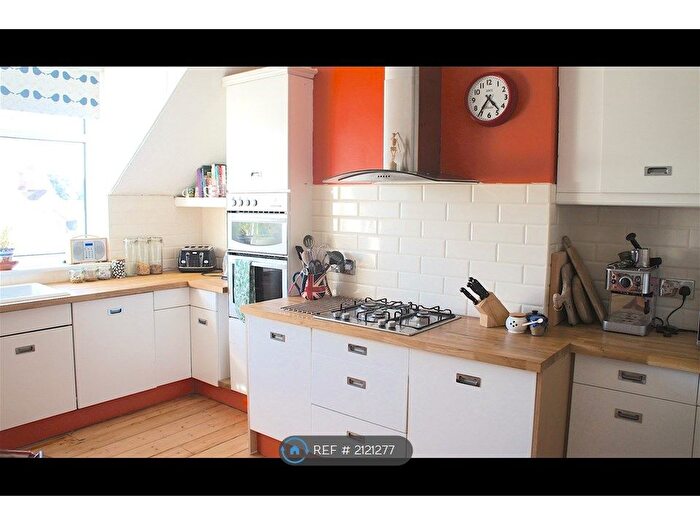 3 Bedroom Maisonette To Rent In Henleaze Road, Bristol, BS9