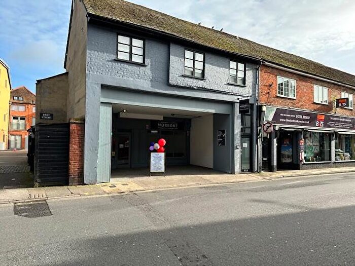 3 Bedroom Flat To Rent In Brown Street, Salisbury, Wiltshire, SP1