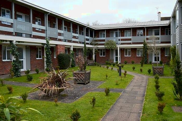 1 Bedroom Apartment To Rent In Bedroom Apartment St Floor In Guildford, GU1