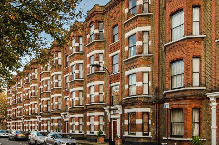 2 Bedroom Flat To Rent In Kingwood Road, Fulham, London, SW6