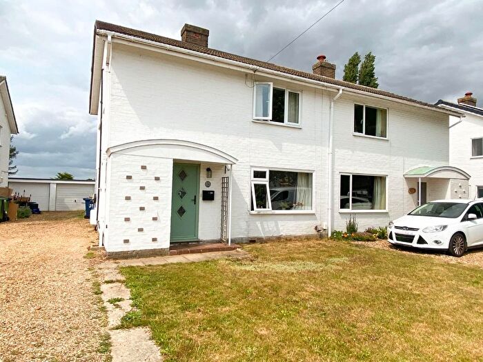 3 Bedroom Semi-detached House For Sale In Westfield Road, Great Shelford, Cambridge, CB22