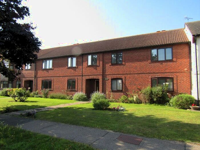 3 Bedroom Flat To Rent In Old Parsonage Way, Frinton-on-Sea, CO13