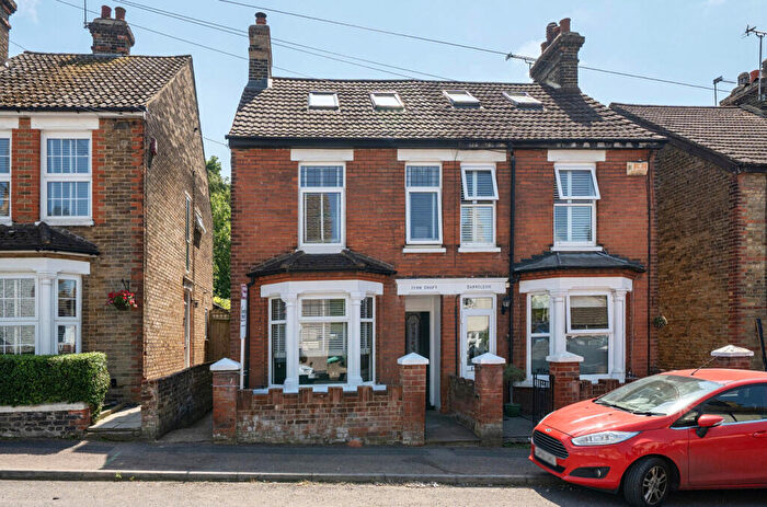 4 Bedroom Semi-Detached House For Sale In New Road, South Darenth, Dartford, Kent, DA4