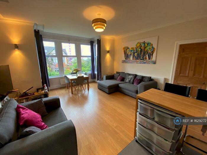 2 Bedroom Flat To Rent In Arncliffe Road, Leeds, LS16