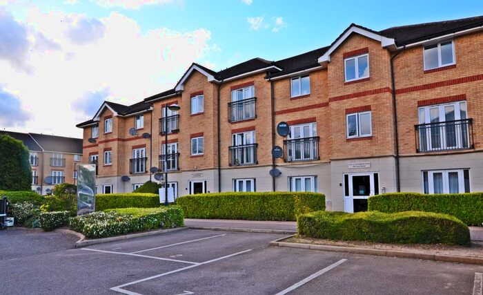 2 Bedroom Flat To Rent In Tysoe Avenue, Enfield, London, EN3