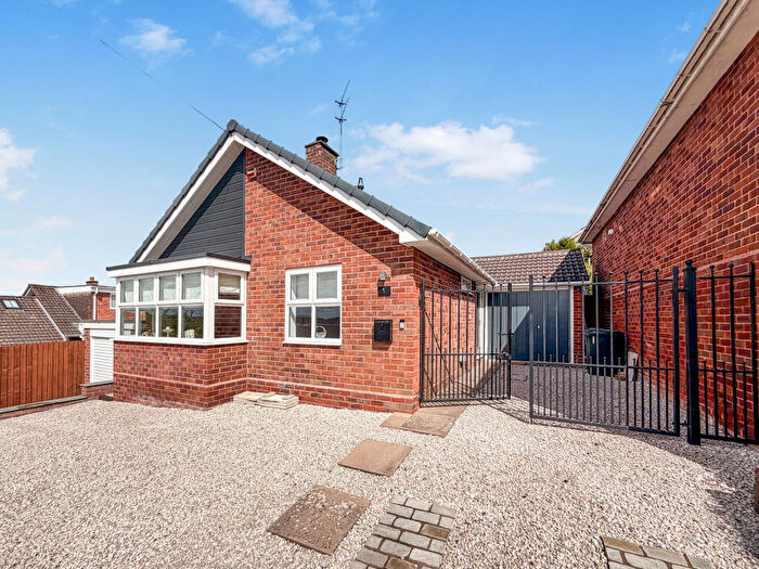 2 Bedroom Bungalow For Sale In Sandhurst Grove, Stourbridge, West Midlands, DY8