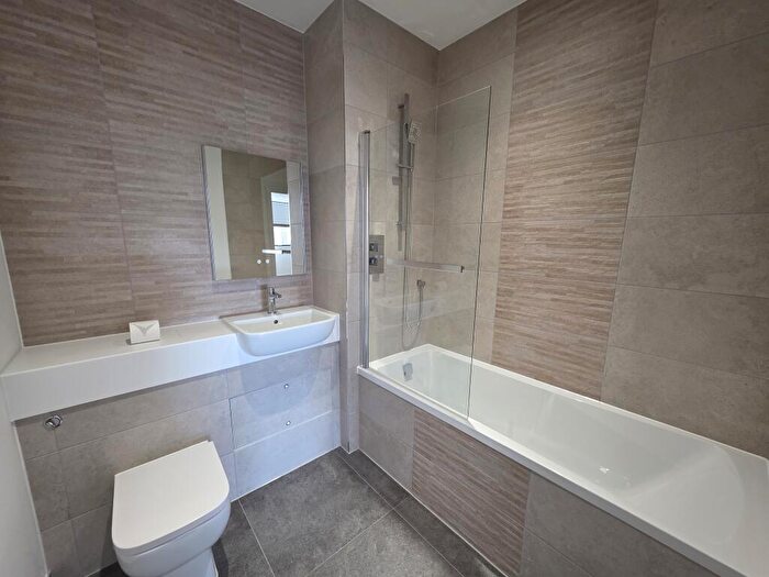 1 Bedroom Apartment To Rent In North Star House, SN2