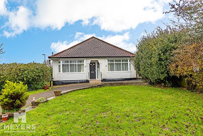 4 Bedroom Detached Bungalow For Sale In Oak Avenue, Christchurch, BH23