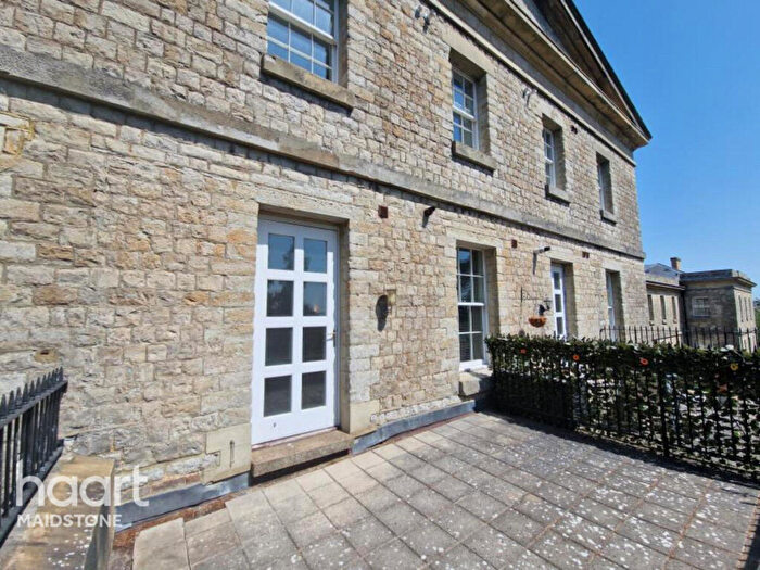 2 Bedroom Apartment To Rent In St Andrews Park, Tarragon Road, Maidstone, ME16