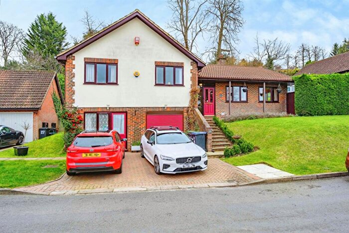 4 Bedroom Detached House For Sale In Beechwood Park, Hemel Hempstead, HP3