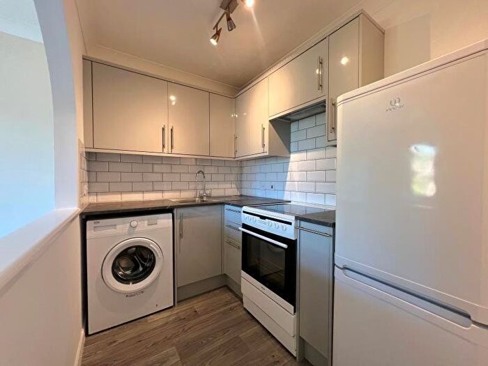 1 Bedroom Maisonette For Sale In Guildford, Surrey, GU4