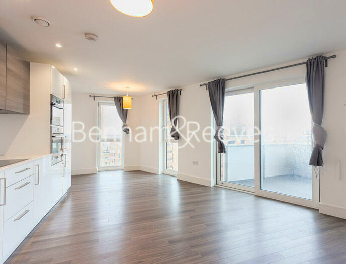 2 Bedroom Apartment To Rent In Ivy Point, Hannaford Walk, E3