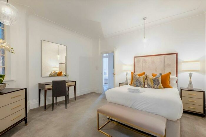 2 Bedroom Apartment To Rent In Strathmore Court Park Road, London, NW8