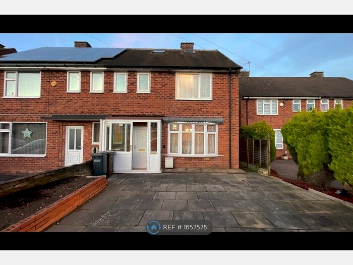 3 Bedroom Semi-Detached House To Rent In Heath Gardens, Solihull, B91