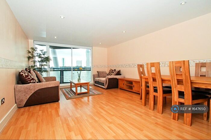 2 Bedroom Flat To Rent In Apollo Building, Canary Wharf, E14