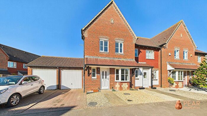 4 Bedroom End Of Terrace House To Rent In The Poplars, Littlehampton, BN17