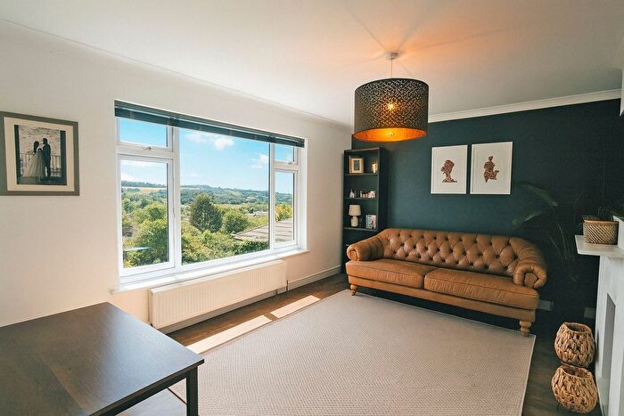 2 Bedroom Bungalow For Sale In Newton Abbot, Devon, TQ12