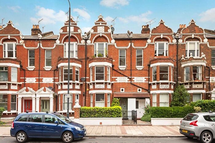 2 Bedroom Flat To Rent In Prince Of Wales Drive, London, SW11