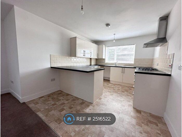 2 Bedroom Flat To Rent In Ann Margaret Court, Southampton, SO19