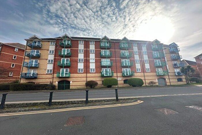 2 Bedroom Flat To Rent In Trawler Road, Swansea, SA1
