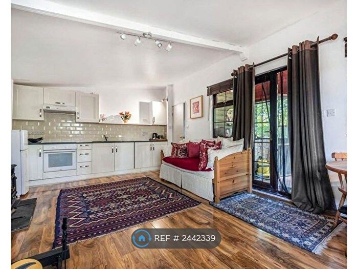 1 Bedroom Bungalow To Rent In Kimbers Lane, Maidenhead, SL6