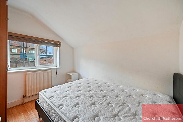 2 Bedroom Detached House To Rent In Old Oak Common Lane, London, W3