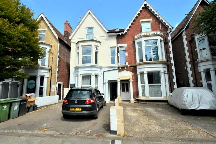 1 Bedroom Flat To Rent In Victoria Road South, Southsea, PO5