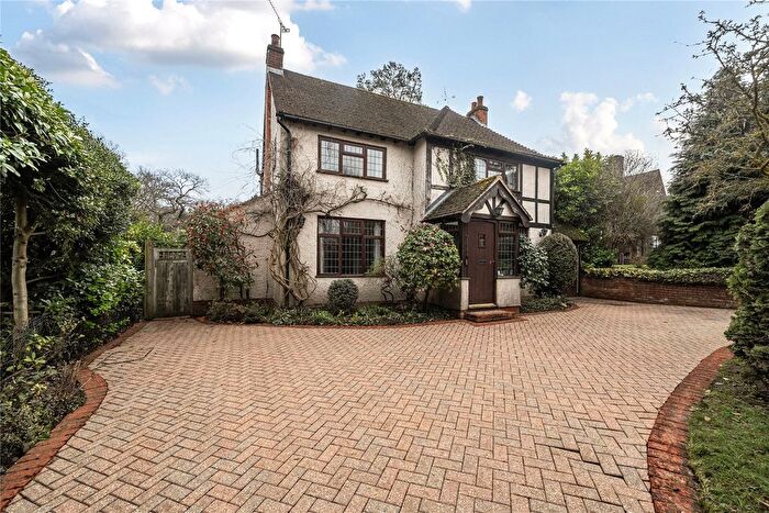 3 Bedroom Detached House For Sale In Oakfield Lane, Keston, BR2