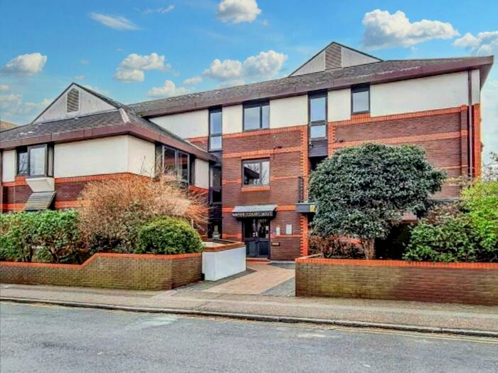 2 Bedroom Maisonette To Rent In Gordon Place, Napier Court West, SS1