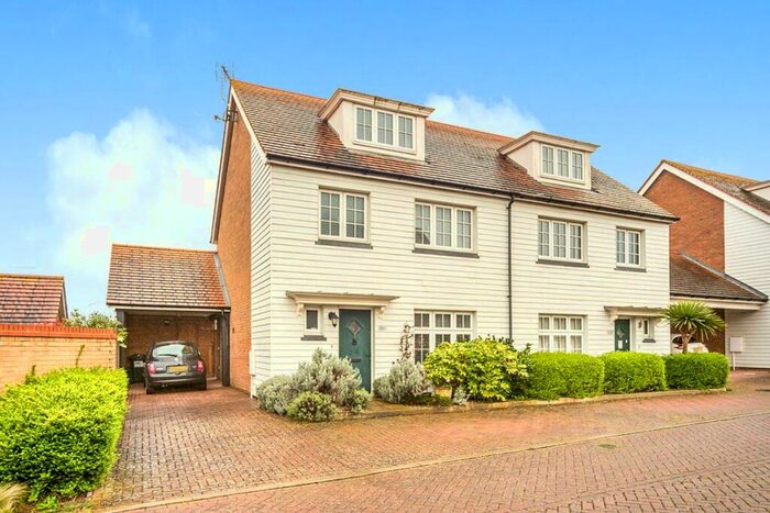 4 Bedroom Semi-Detached House To Rent In Lakeside Avenue, Faversham, Kent, ME13