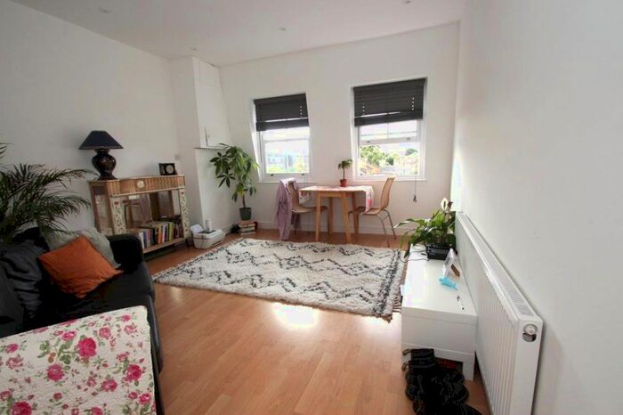 1 Bedroom Flat To Rent In Rosebank Gardens North, London, E3