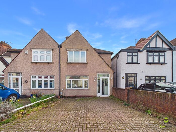 3 Bedroom Semi Detached House For Sale In Glenview, London, SE2