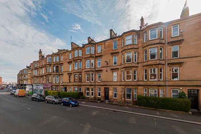 2 Bedroom Apartment For Sale In Kilmarnock Road, Shawlands, Glasgow City, G43