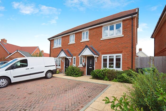 3 Bedroom Semi Detached House For Sale In Honeysuckle Avenue, Hellingly, Hailsham, BN27