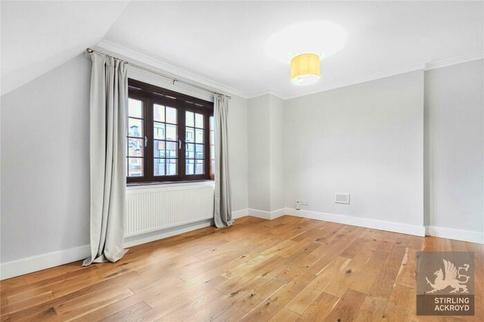 3 Bedroom Apartment To Rent In Empire Mansions, - Mare Street, Hackney, E8