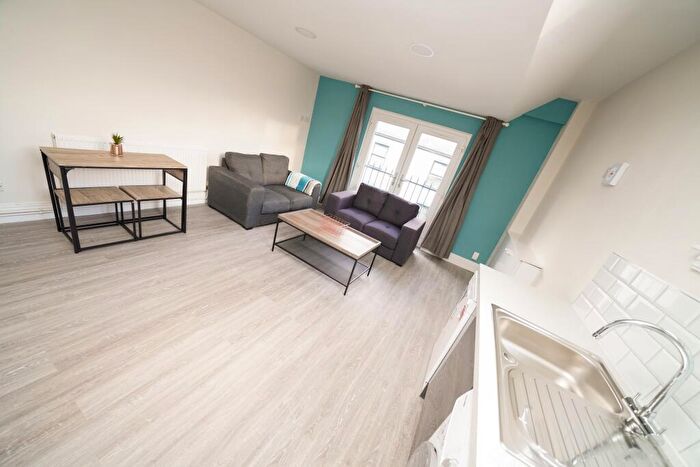 4 Bedroom Apartment To Rent In Flat C, Broomhall Street, Sheffield, S3