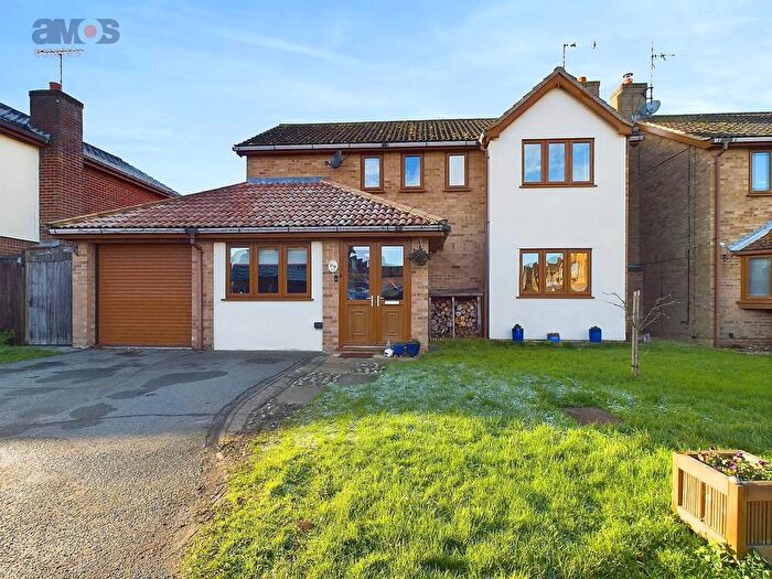 4 Bedroom Detached House For Sale In Butts Paddock, Canewdon, SS4