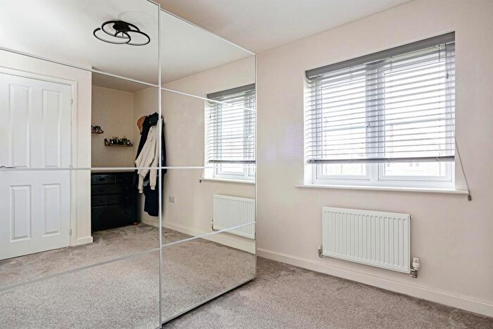 2 Bedroom Semi-Detached House For Sale In Waudby Way, Hull, HU9