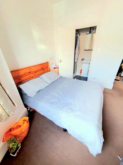 1 Bedroom Flat To Rent In Oak Grove, London, NW2